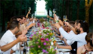 Bild_Hochzeitsversicherung Gemeinsames Essen